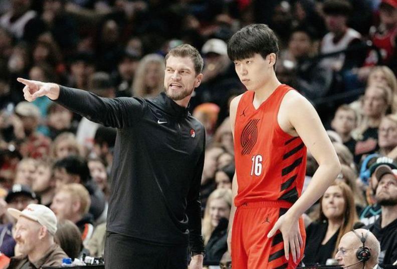 免费足球比赛-杨翰森22分7篮板2盖帽，林葳连续三场得分上双，男篮复兴有望