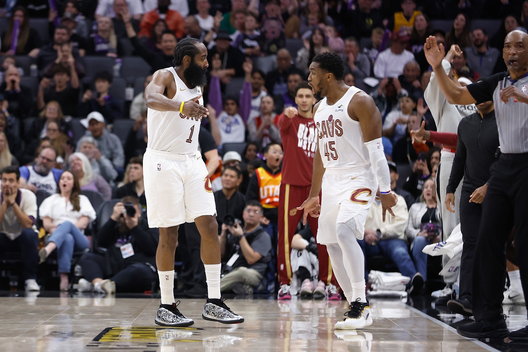 免费足球比赛-骑士剩余20场赛程难度为东部最轻松 对手累计胜率仅46.3%！